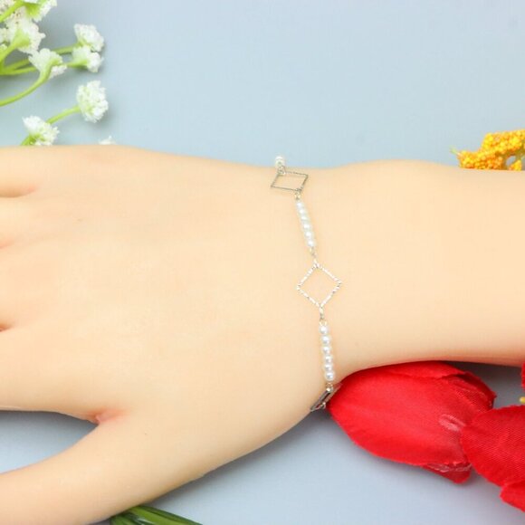 "Elegant & Trendy Bracelet, A Perfect Gift for Women, Thoughtful, EVCH1791 - Picture 2 of 10